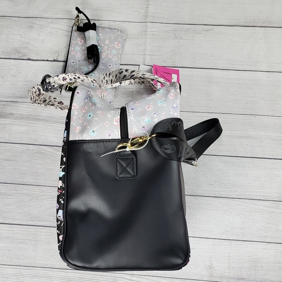 Betsey Johnson Weekender Floral Matching Wristlet - Picture 13 of 16